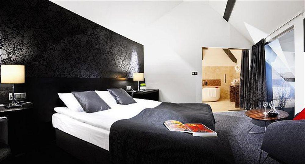 Hotel Remes 오팔레니카 외부 사진